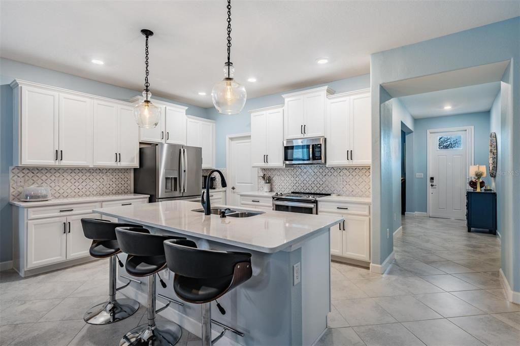 Active With Contract: $385,000 (3 beds, 2 baths, 2136 Square Feet)