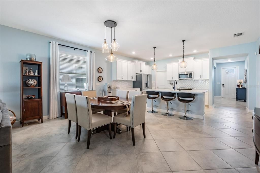 Active With Contract: $385,000 (3 beds, 2 baths, 2136 Square Feet)