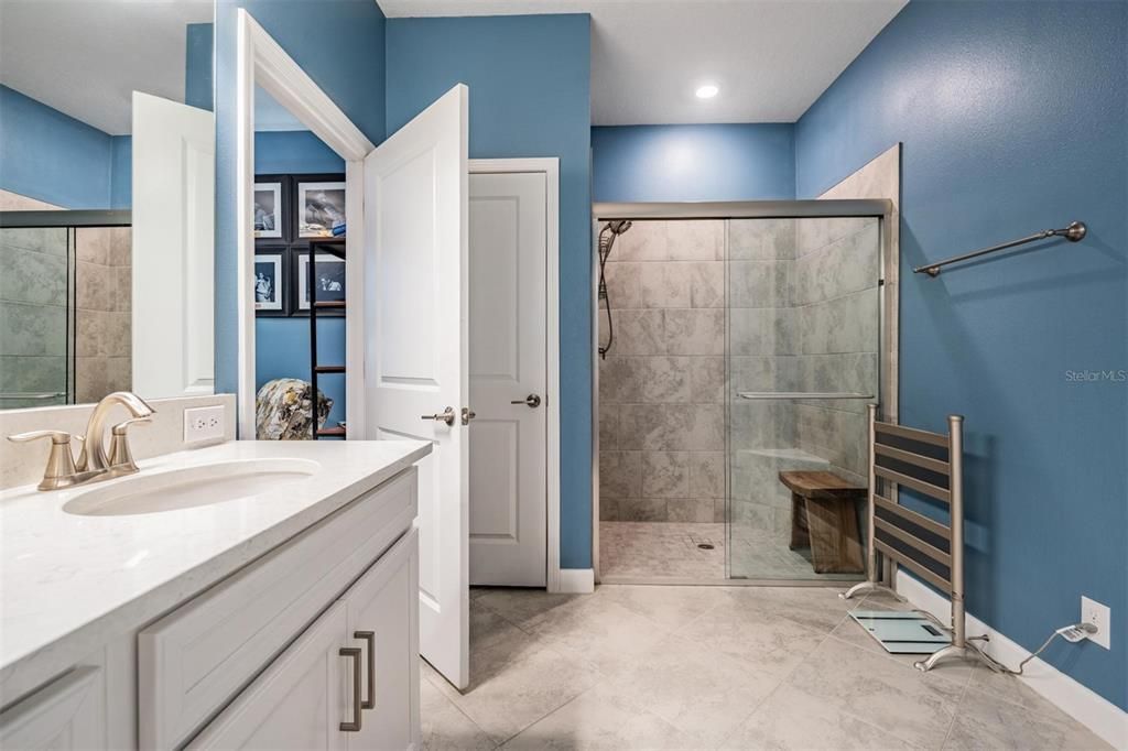 Active With Contract: $385,000 (3 beds, 2 baths, 2136 Square Feet)