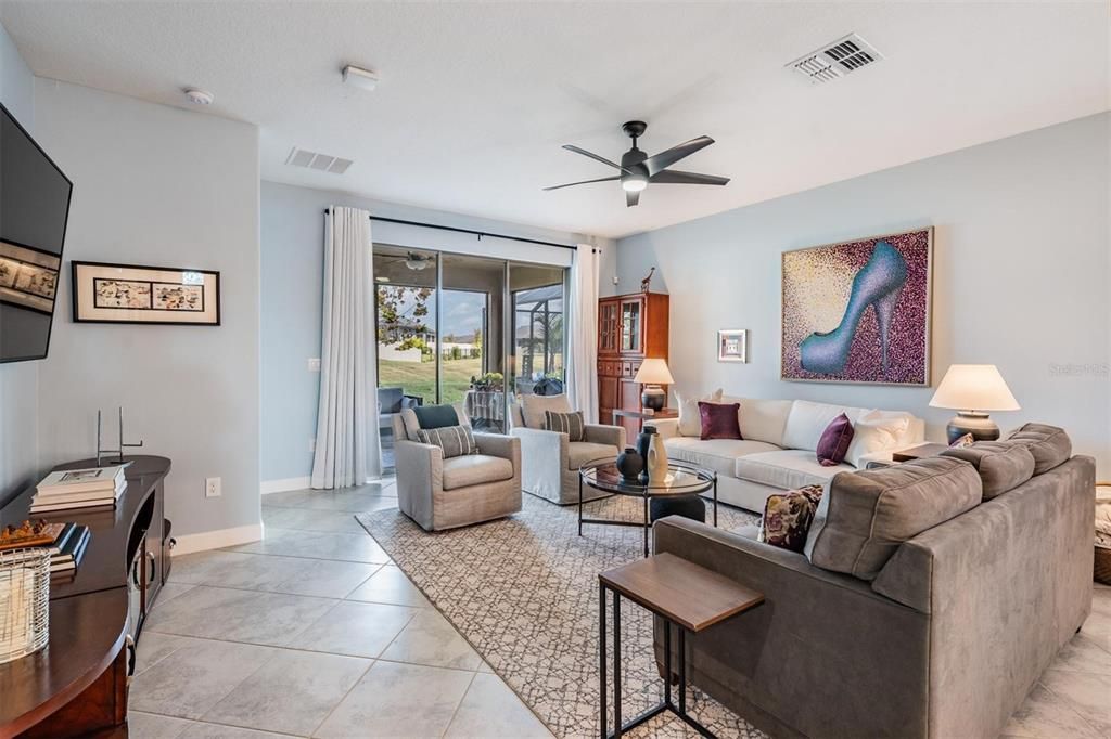 Active With Contract: $385,000 (3 beds, 2 baths, 2136 Square Feet)