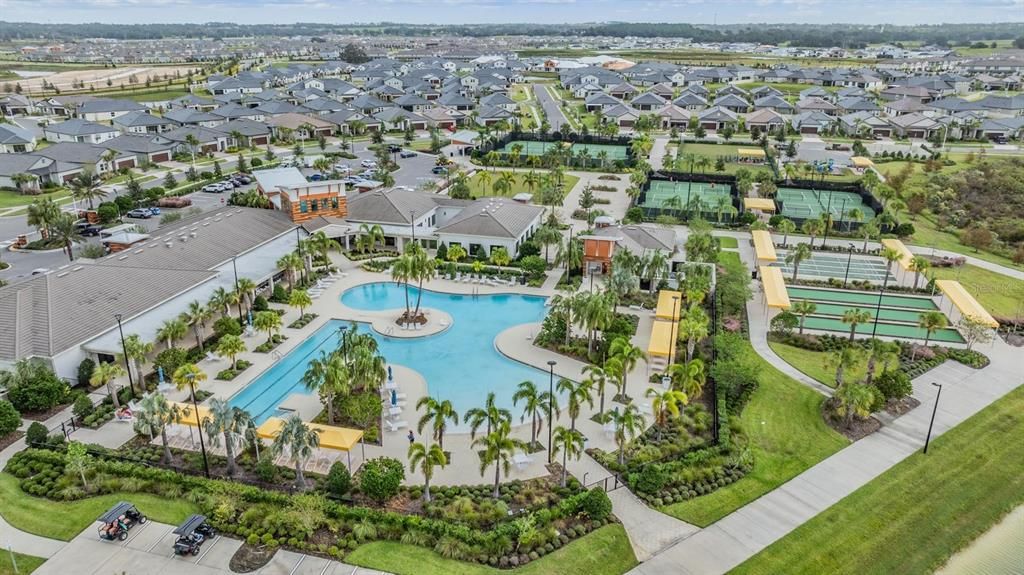 Active With Contract: $385,000 (3 beds, 2 baths, 2136 Square Feet)