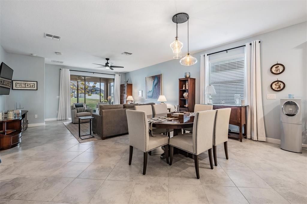 Active With Contract: $385,000 (3 beds, 2 baths, 2136 Square Feet)