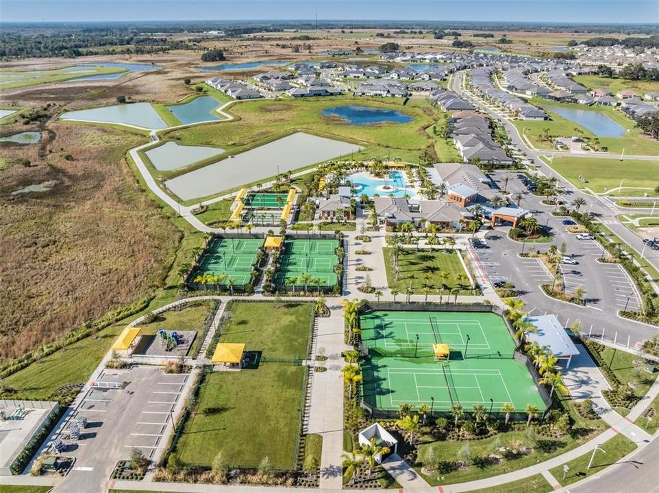 Active With Contract: $385,000 (3 beds, 2 baths, 2136 Square Feet)