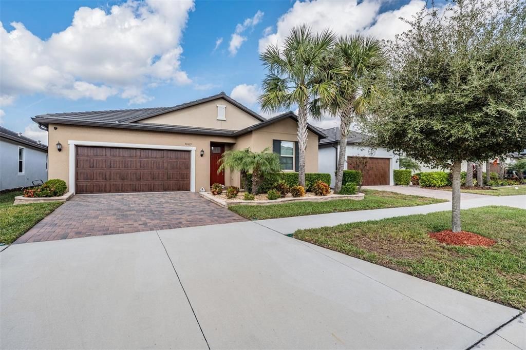 Active With Contract: $385,000 (3 beds, 2 baths, 2136 Square Feet)