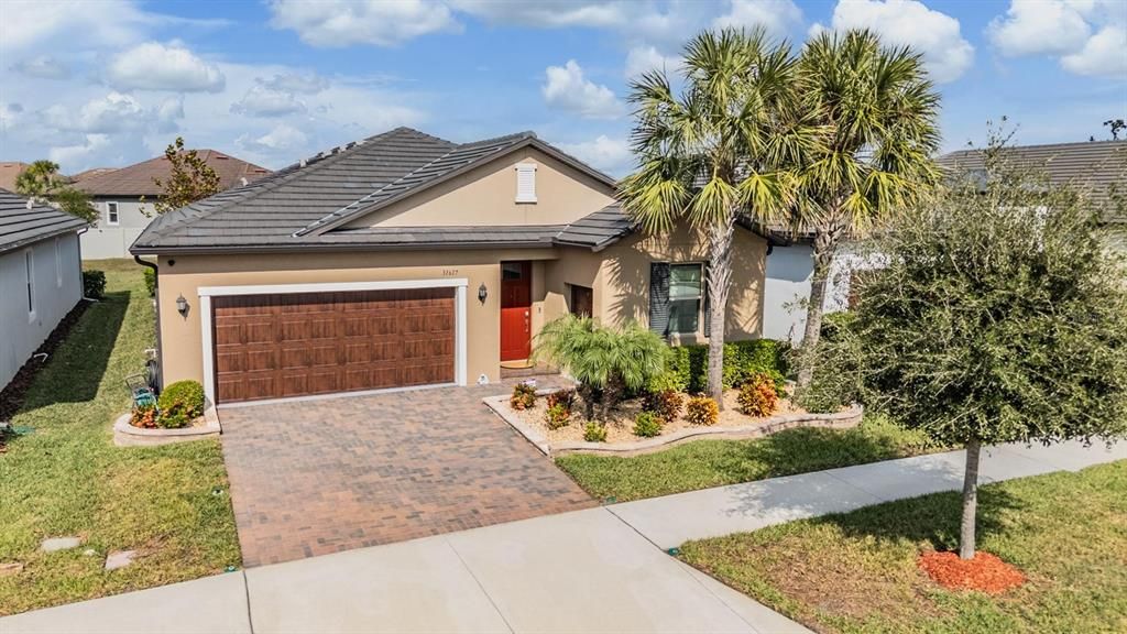 Active With Contract: $385,000 (3 beds, 2 baths, 2136 Square Feet)