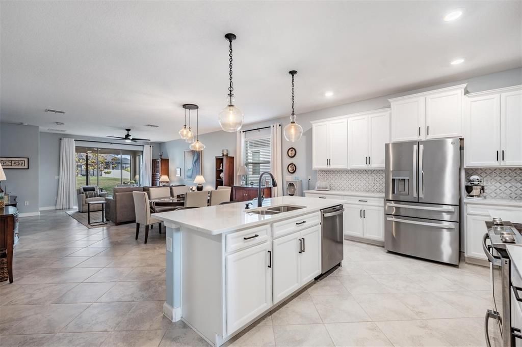 Active With Contract: $385,000 (3 beds, 2 baths, 2136 Square Feet)