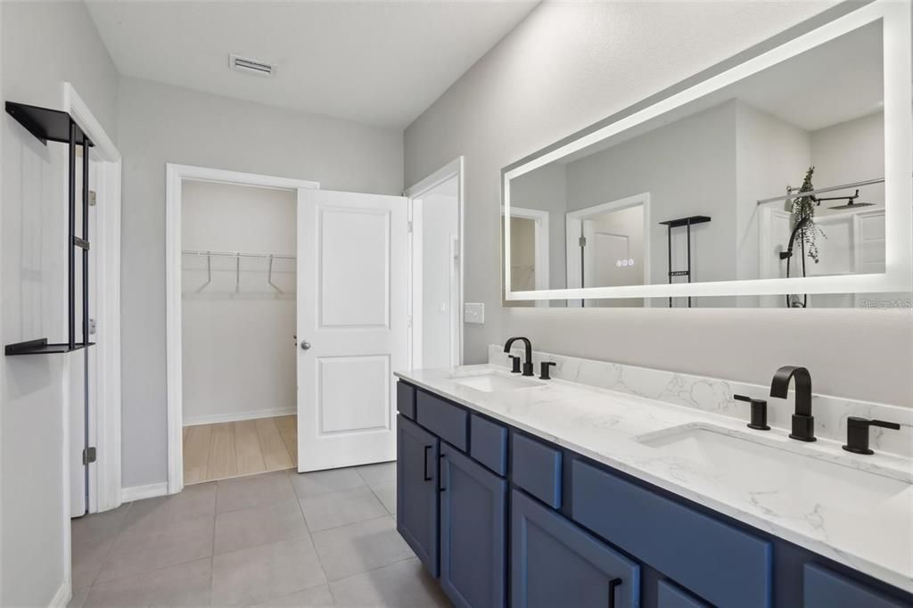 For Rent: $3,000 (5 beds, 3 baths, 2674 Square Feet)