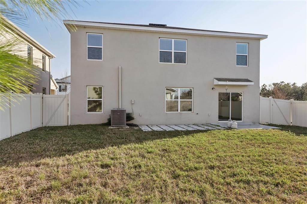 For Rent: $3,000 (5 beds, 3 baths, 2674 Square Feet)