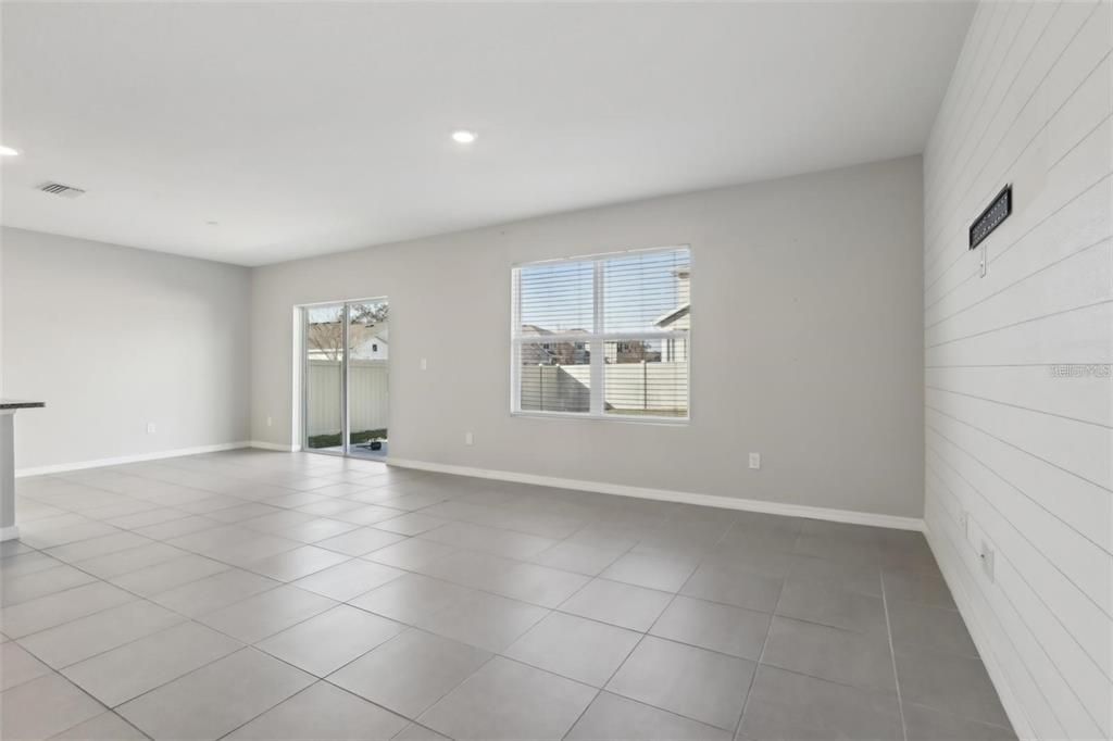 For Rent: $3,000 (5 beds, 3 baths, 2674 Square Feet)