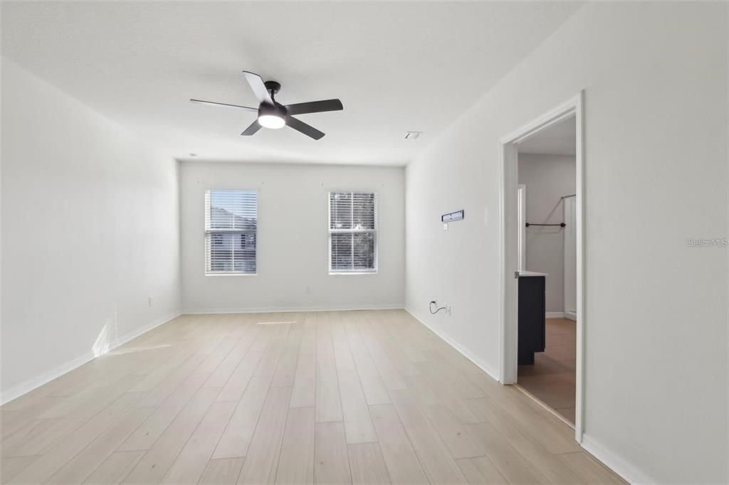 For Rent: $3,000 (5 beds, 3 baths, 2674 Square Feet)