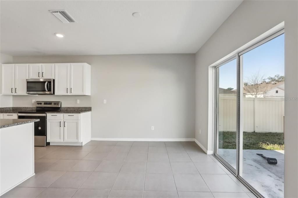 For Rent: $3,000 (5 beds, 3 baths, 2674 Square Feet)