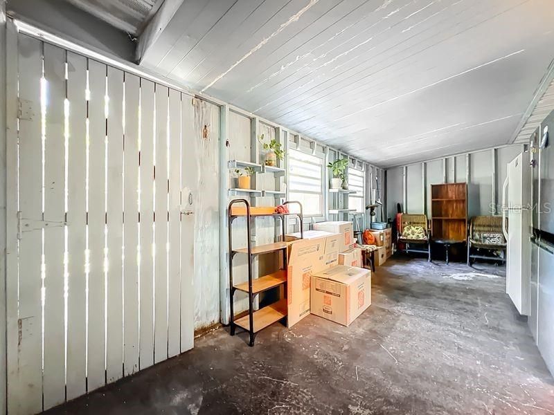 Active With Contract: $235,000 (2 beds, 1 baths, 952 Square Feet)