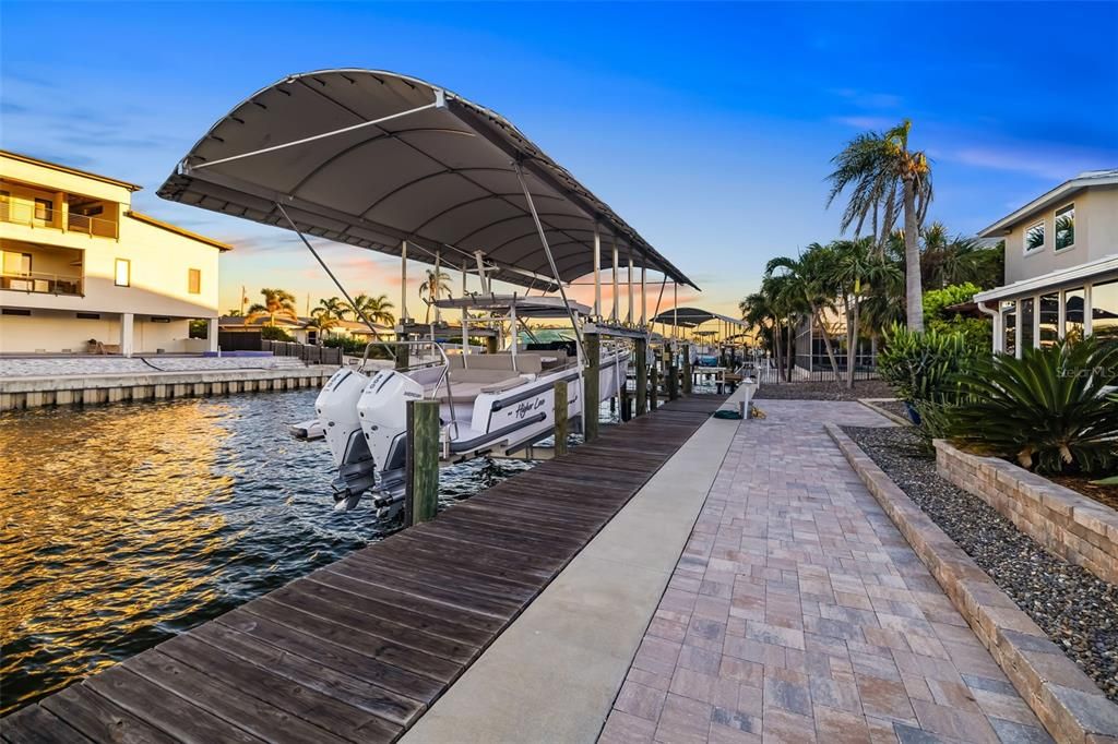 For Sale: $1,640,000 (3 beds, 3 baths, 2939 Square Feet)