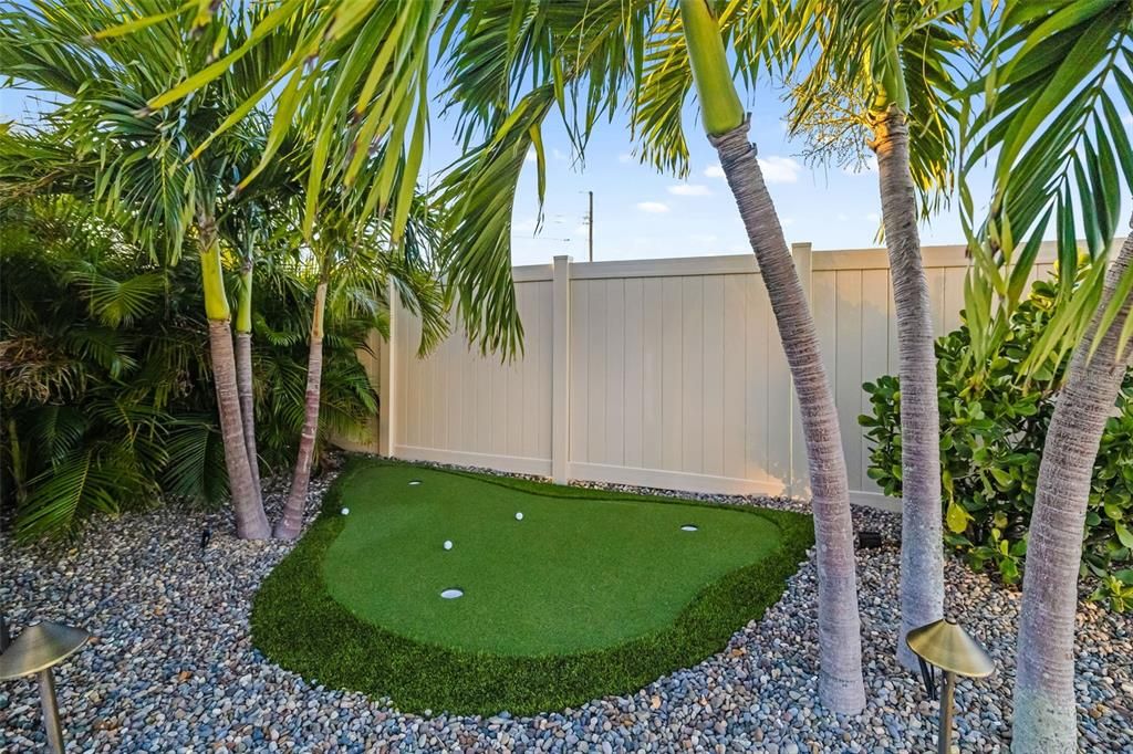 For Sale: $1,640,000 (3 beds, 3 baths, 2939 Square Feet)