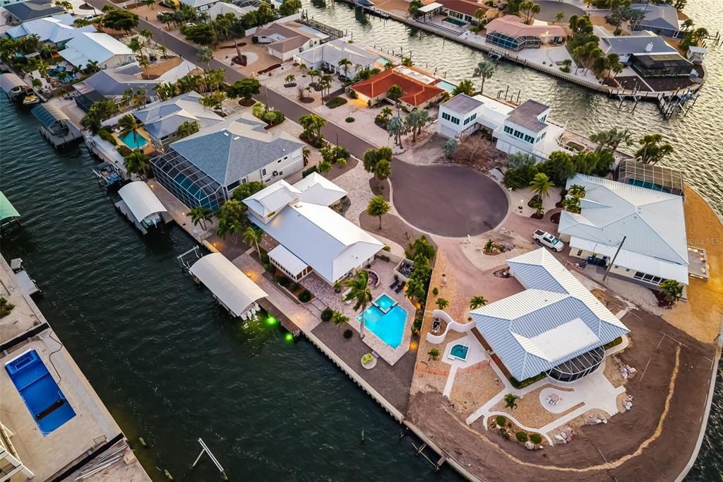 For Sale: $1,640,000 (3 beds, 3 baths, 2939 Square Feet)