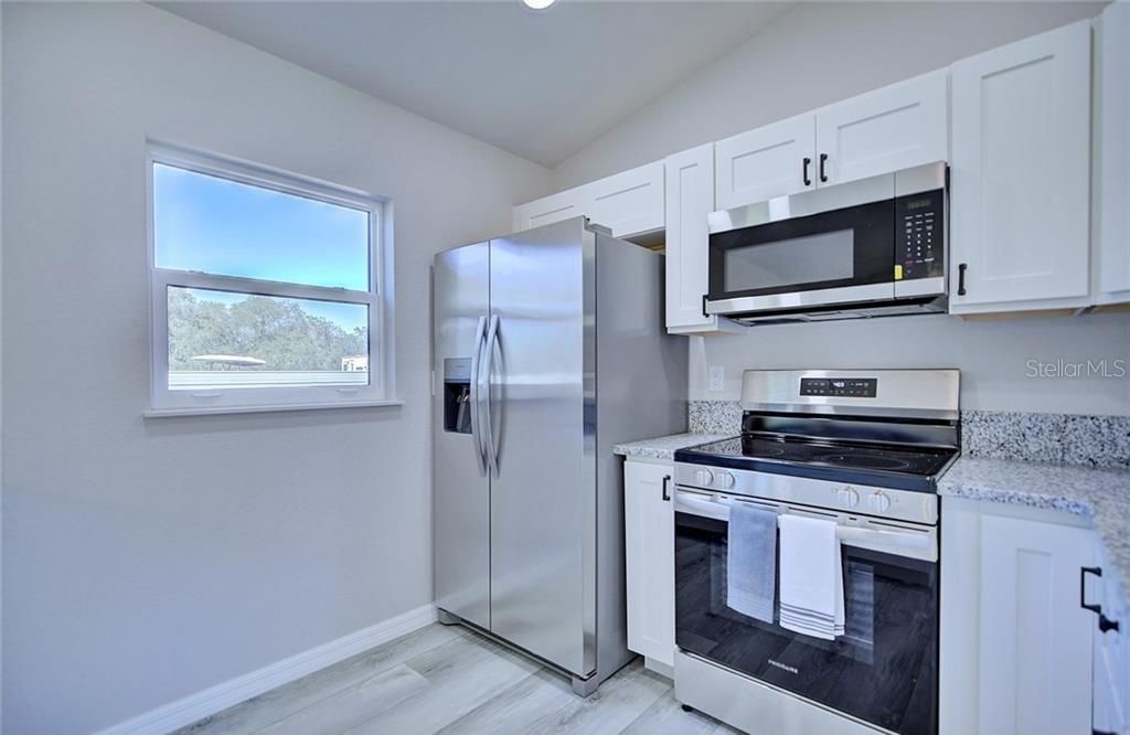 For Sale: $259,900 (3 beds, 2 baths, 1220 Square Feet)