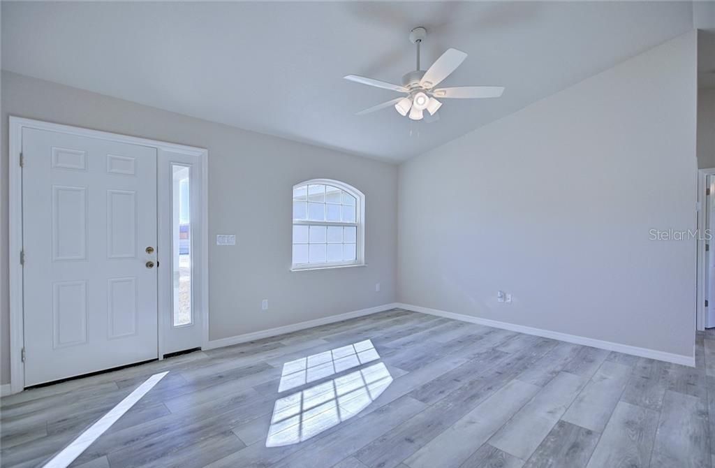 For Sale: $259,900 (3 beds, 2 baths, 1220 Square Feet)