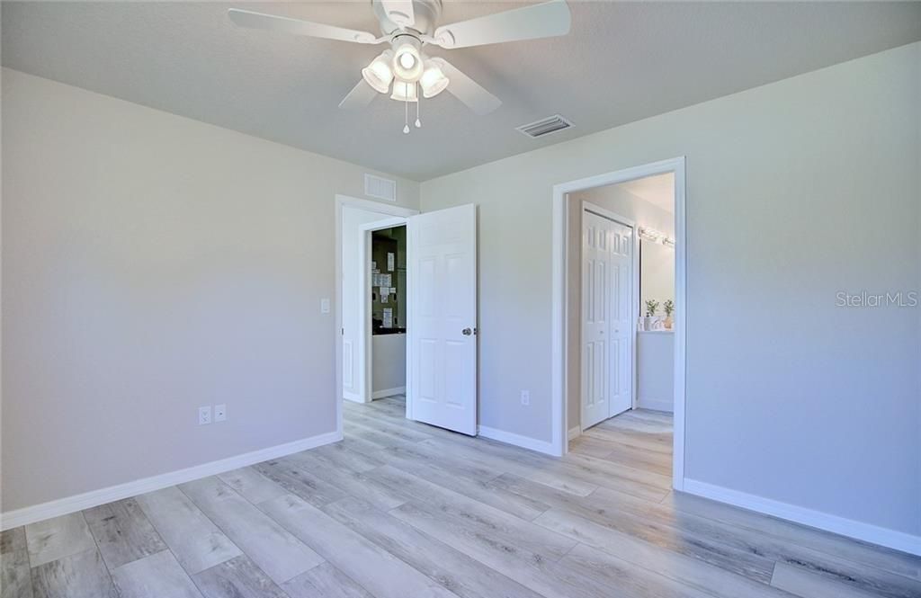 For Sale: $259,900 (3 beds, 2 baths, 1220 Square Feet)