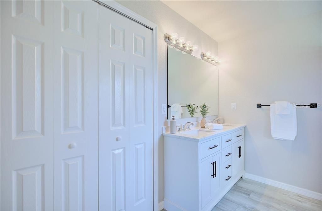 For Sale: $259,900 (3 beds, 2 baths, 1220 Square Feet)