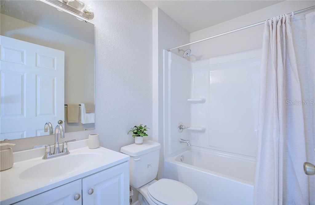 For Sale: $259,900 (3 beds, 2 baths, 1220 Square Feet)