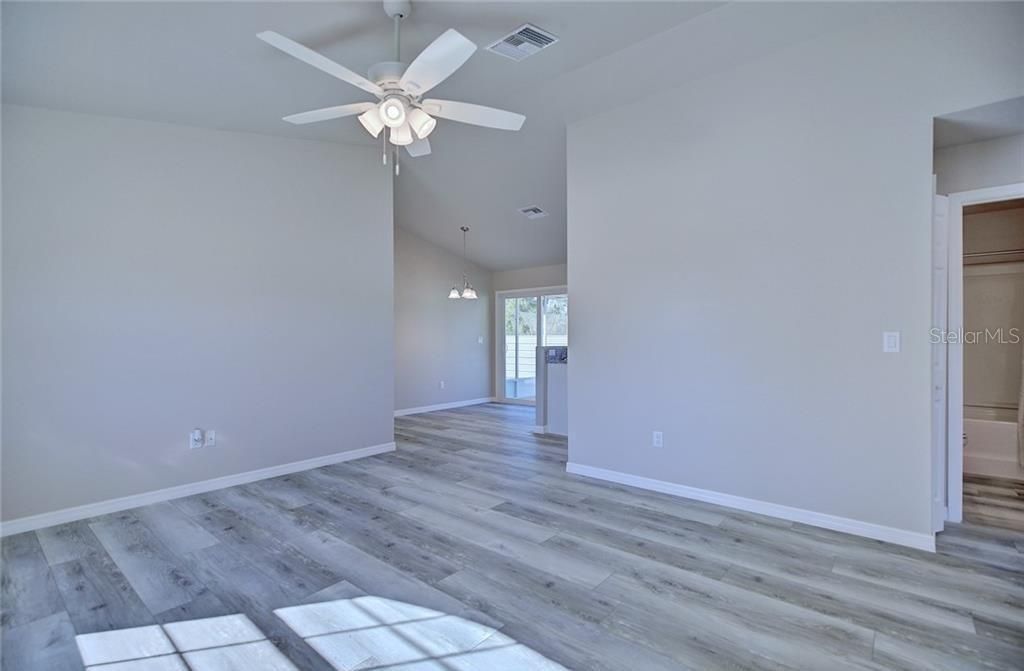 For Sale: $259,900 (3 beds, 2 baths, 1220 Square Feet)