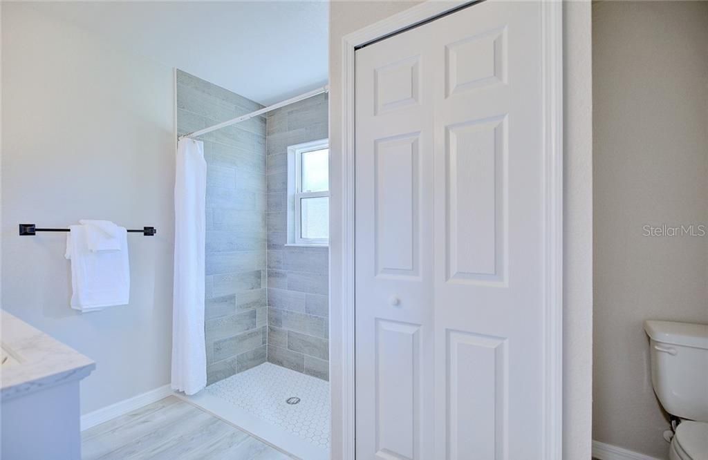 For Sale: $259,900 (3 beds, 2 baths, 1220 Square Feet)