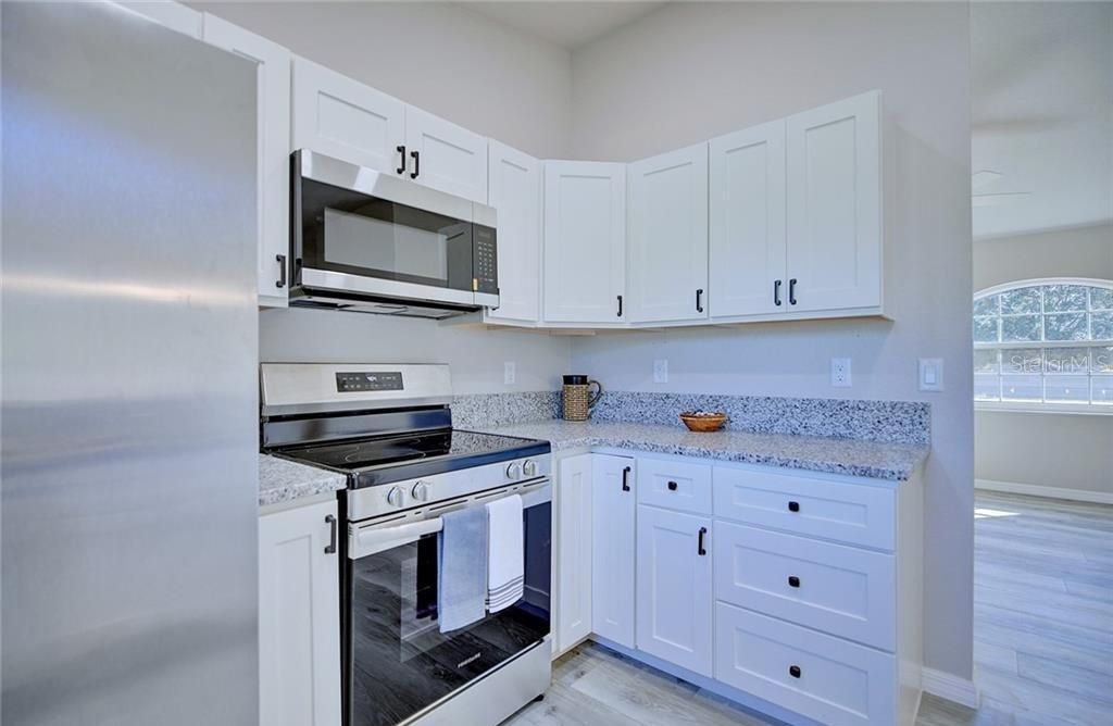 For Sale: $259,900 (3 beds, 2 baths, 1220 Square Feet)