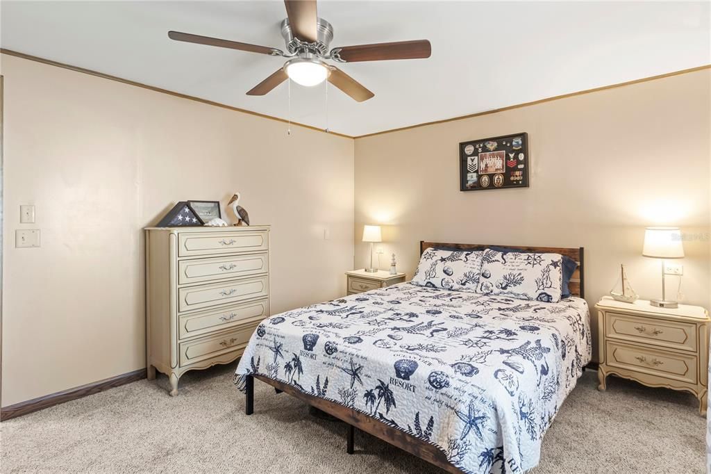 待售: $239,900 (2 贝兹, 2 浴室, 1176 平方英尺)