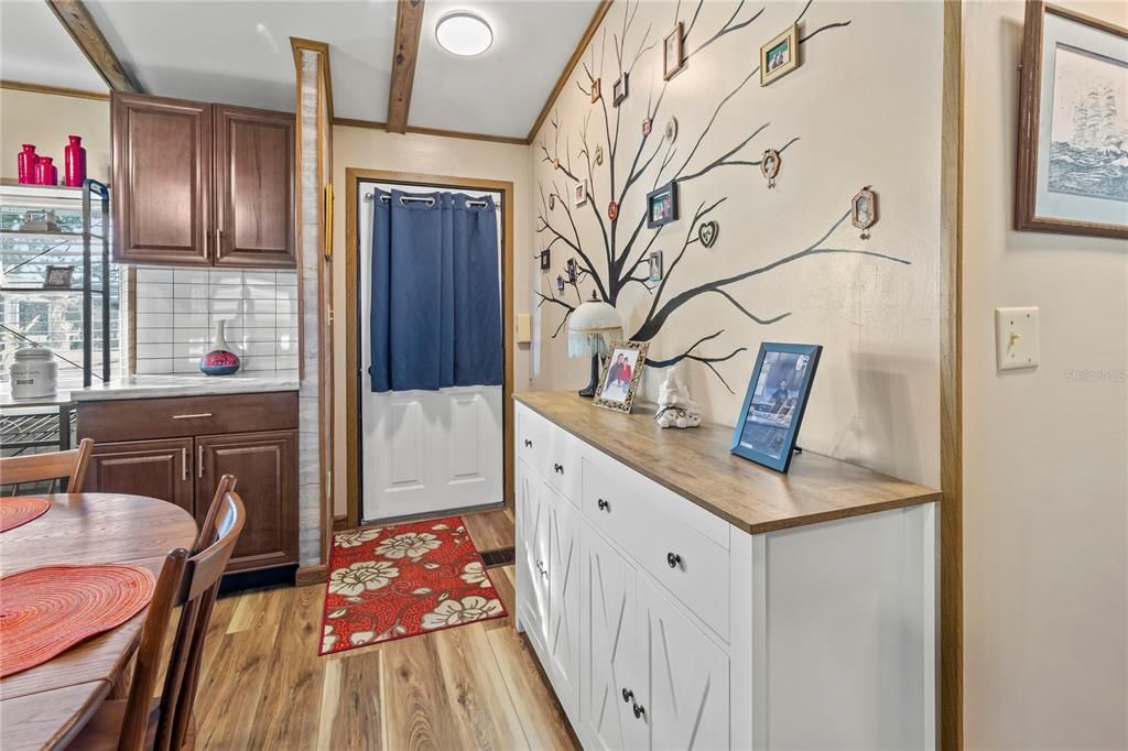 待售: $239,900 (2 贝兹, 2 浴室, 1176 平方英尺)