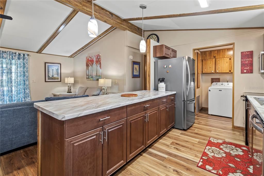 待售: $239,900 (2 贝兹, 2 浴室, 1176 平方英尺)