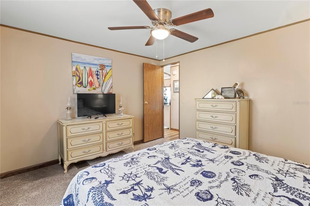 待售: $239,900 (2 贝兹, 2 浴室, 1176 平方英尺)