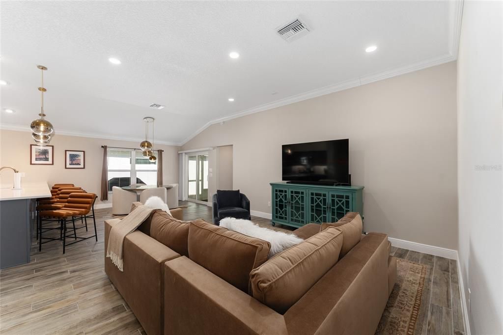 En Venta: $638,900 (3 camas, 2 baños, 1633 Pies cuadrados)