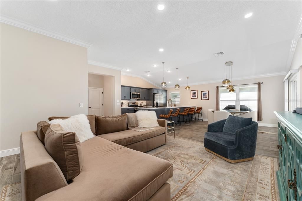 En Venta: $638,900 (3 camas, 2 baños, 1633 Pies cuadrados)