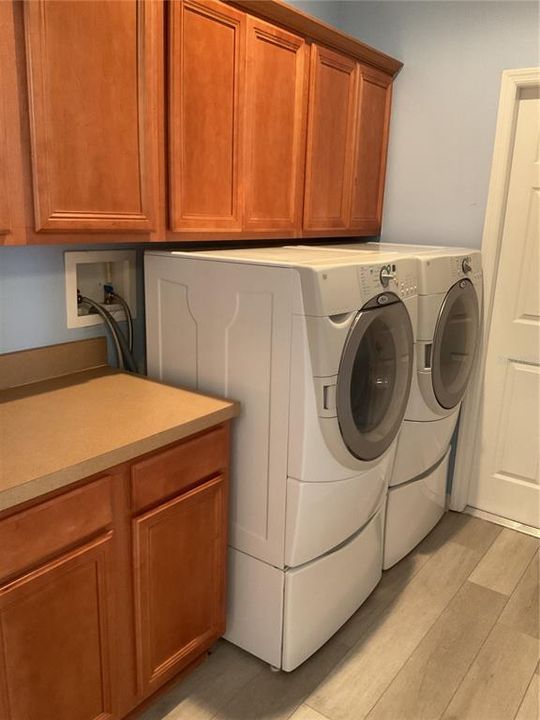 For Sale: $359,000 (3 beds, 2 baths, 1688 Square Feet)