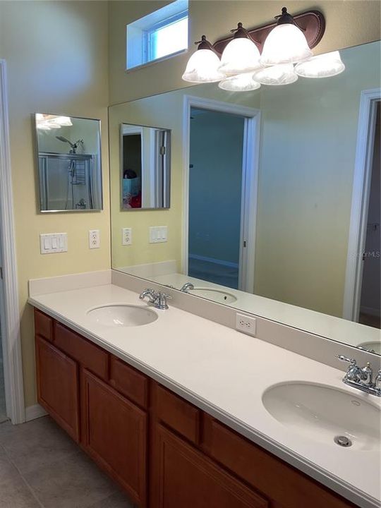 For Sale: $359,000 (3 beds, 2 baths, 1688 Square Feet)