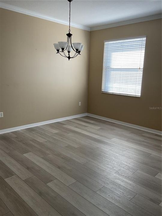 For Sale: $359,000 (3 beds, 2 baths, 1688 Square Feet)