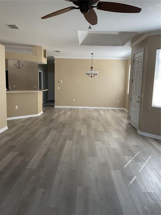 For Sale: $359,000 (3 beds, 2 baths, 1688 Square Feet)