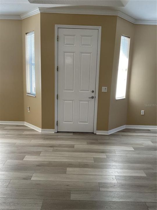 For Sale: $359,000 (3 beds, 2 baths, 1688 Square Feet)