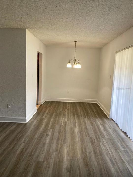 For Rent: $1,200 (1 beds, 1 baths, 756 Square Feet)