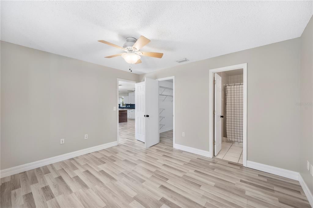 For Sale: $980,000 (5 beds, 5 baths, 4147 Square Feet)