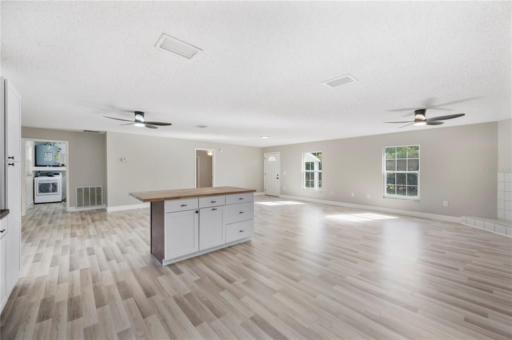 For Sale: $980,000 (5 beds, 5 baths, 4147 Square Feet)