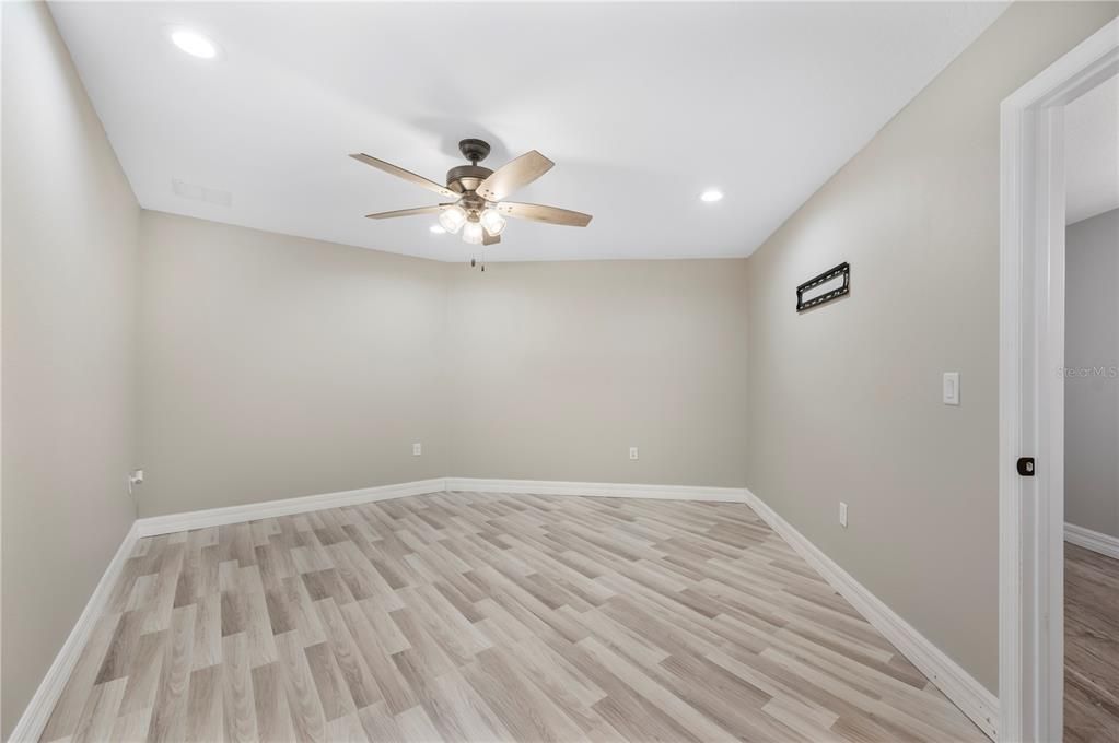 For Sale: $980,000 (5 beds, 5 baths, 4147 Square Feet)