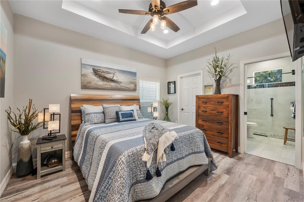 For Sale: $980,000 (5 beds, 5 baths, 4147 Square Feet)