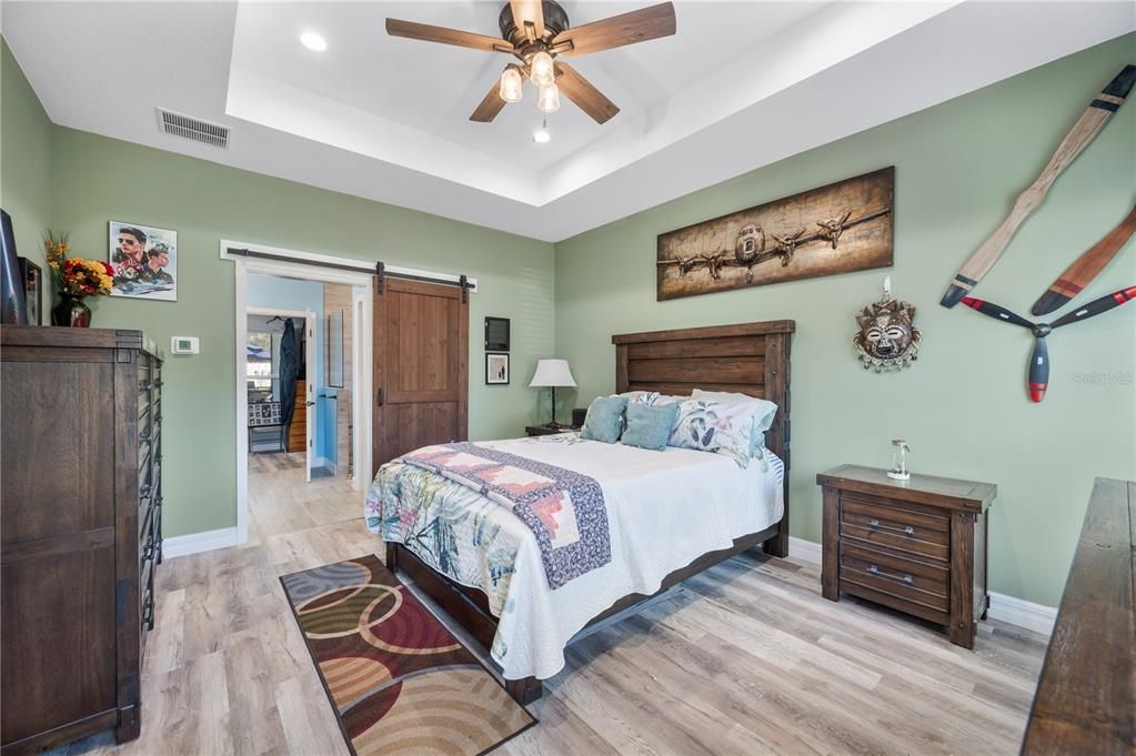 For Sale: $980,000 (5 beds, 5 baths, 4147 Square Feet)