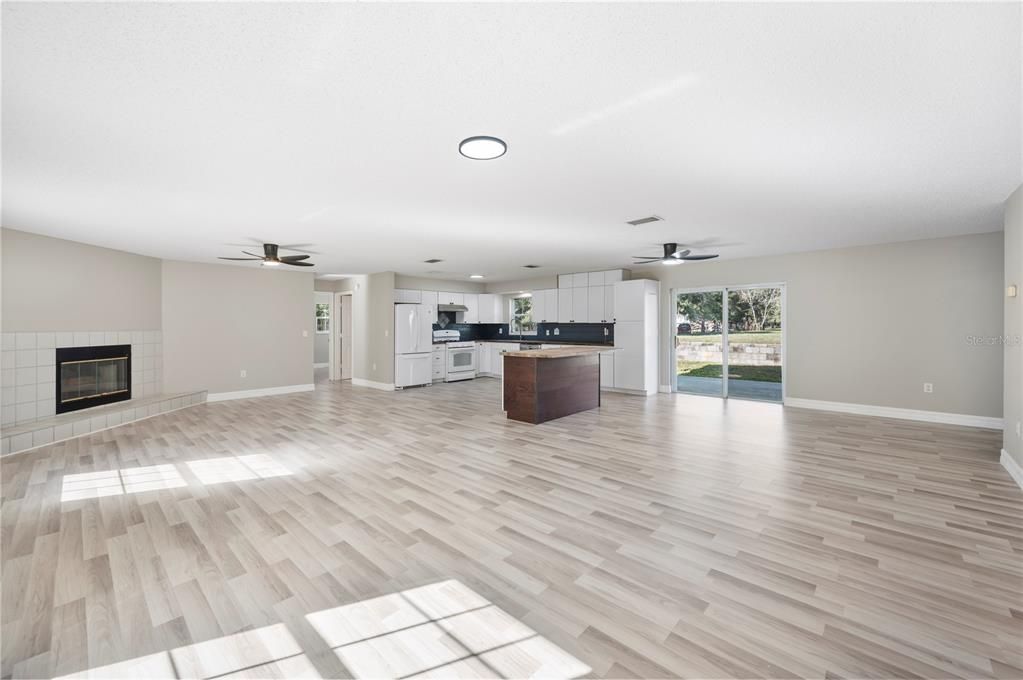 For Sale: $980,000 (5 beds, 5 baths, 4147 Square Feet)