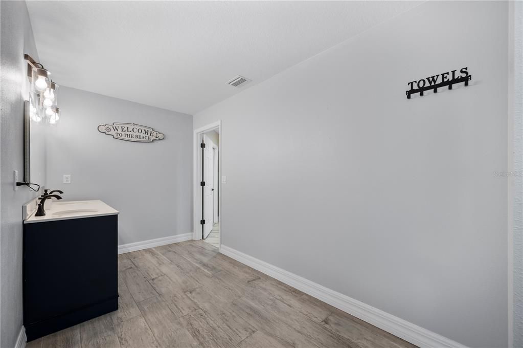 For Sale: $980,000 (5 beds, 5 baths, 4147 Square Feet)