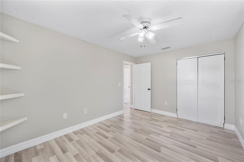 For Sale: $980,000 (5 beds, 5 baths, 4147 Square Feet)