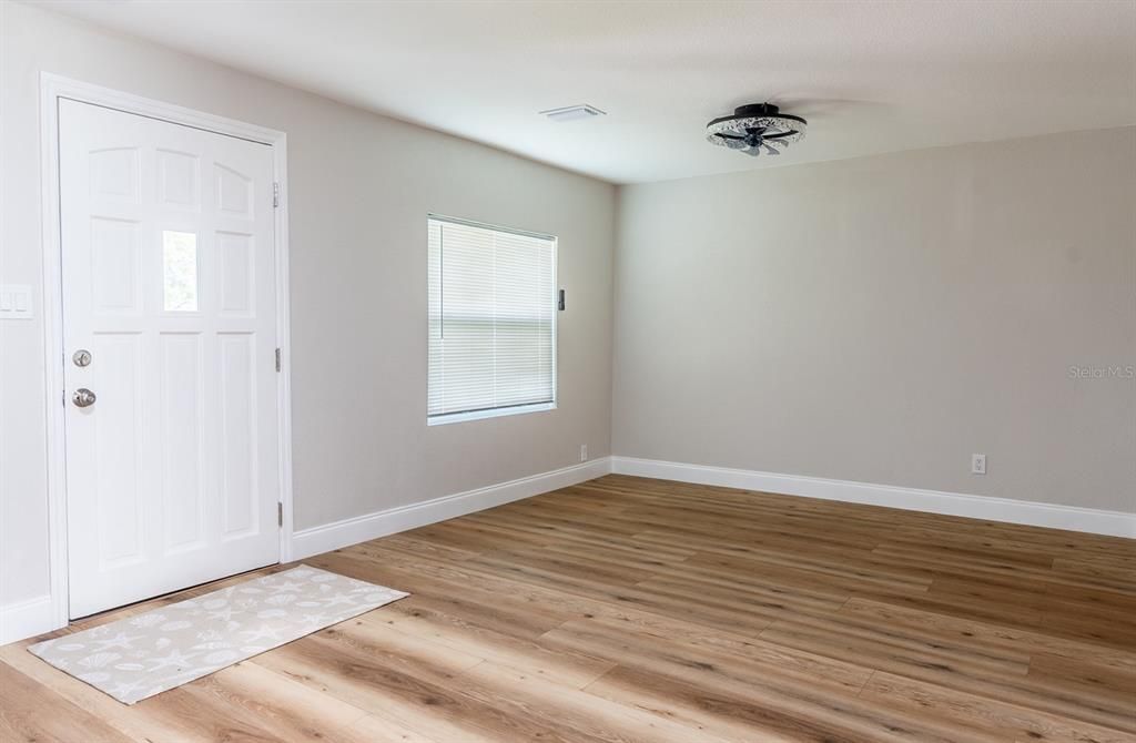 В аренду: $2,000 (2 спален, 2 ванн, 834 Квадратных фут)