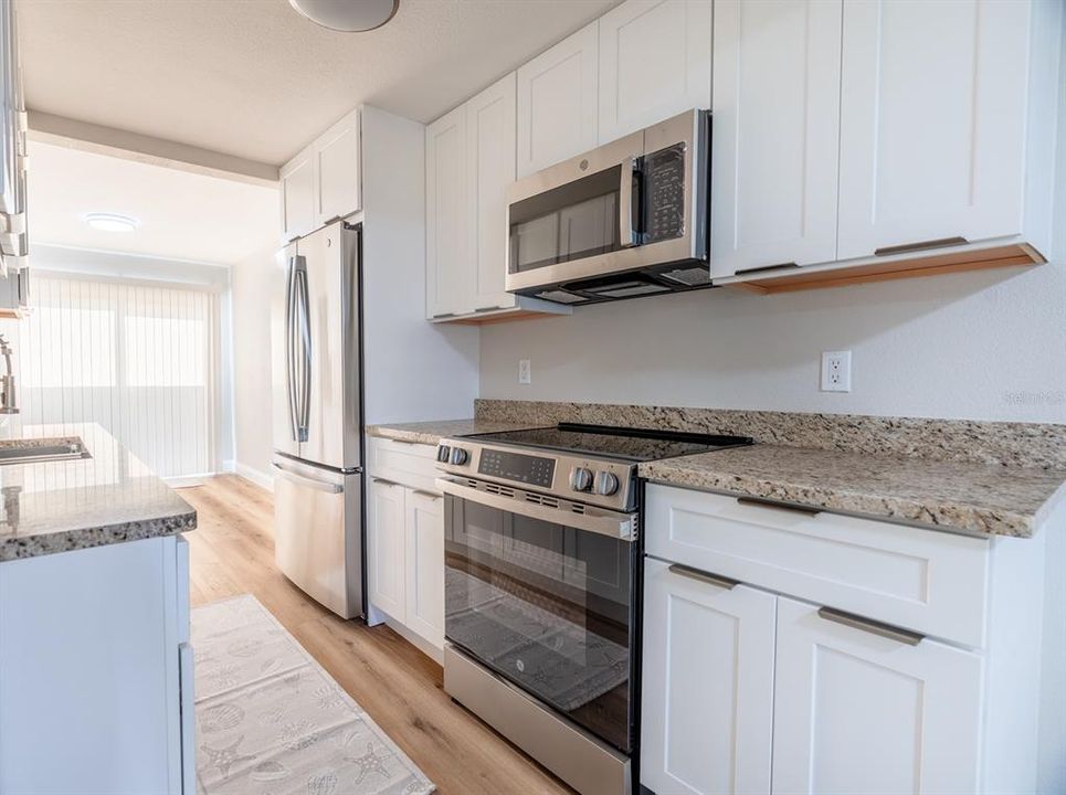 В аренду: $2,000 (2 спален, 2 ванн, 834 Квадратных фут)