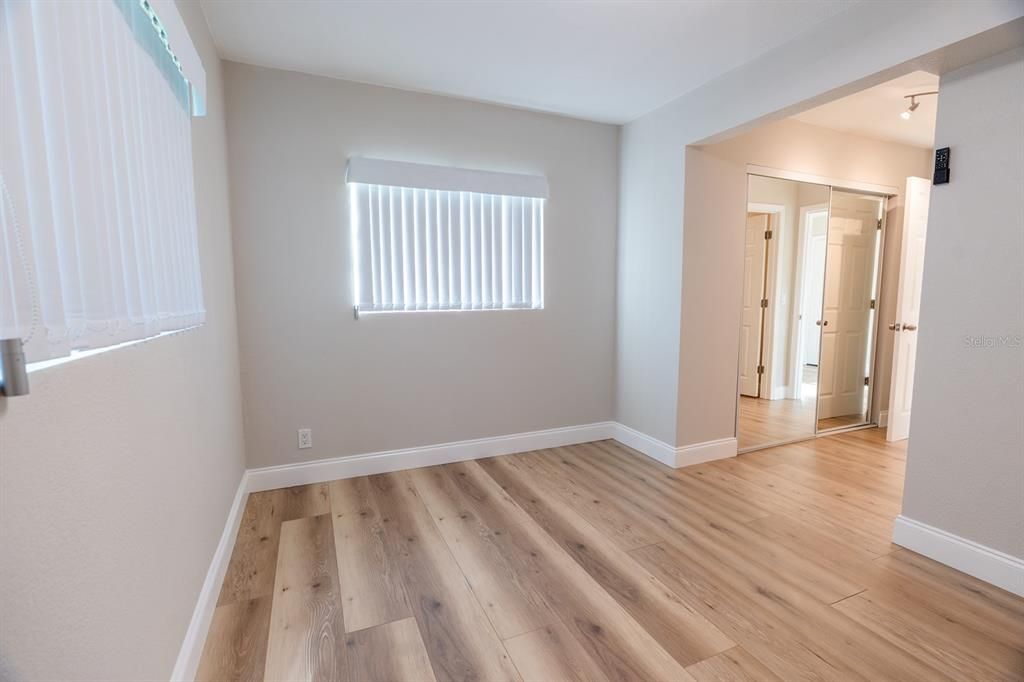 В аренду: $2,000 (2 спален, 2 ванн, 834 Квадратных фут)